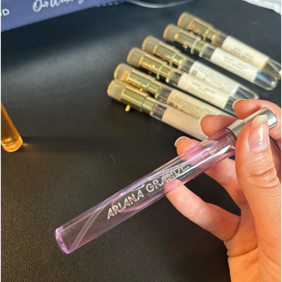 Travel size perfumes - Picture 10 of 11